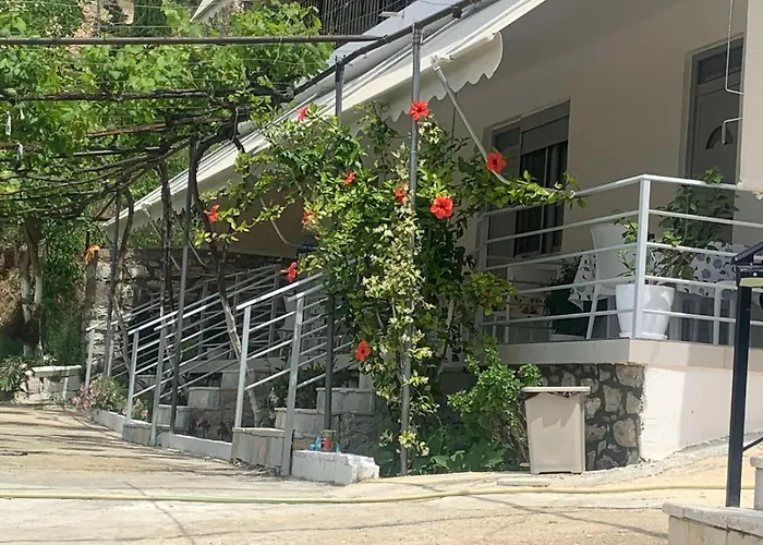 Qeparo View Rooms